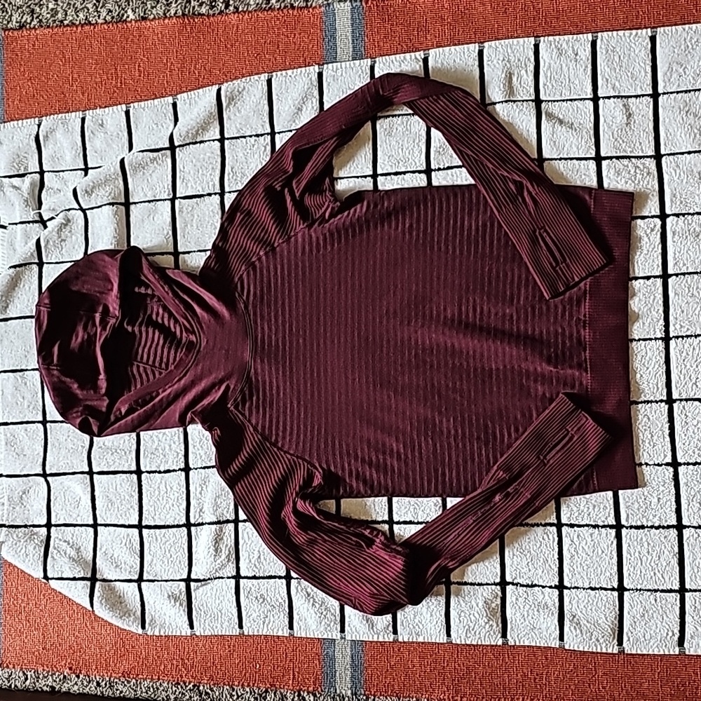 lululemon athletica Maroon Hooded Long-Sleeve merino blend Top keep the heat